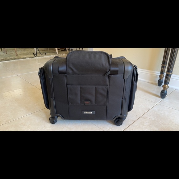 Compact 4 Wheeled Duffel - Picture 6 of 8